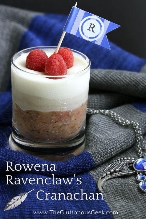 Rowena Ravenclaw's Cranachan made with toasted oats, scotch whiskey, and jasmine tea-infused whipped cream -- inspired by Hogwarts's mother of magical mad scientists. Recipe by The Gluttonous Geek. Food Inspired By Movies, Harry Potter Inspired Food, Nerdy Food, Movie Inspired Recipes, Nerd Food, Harry Potter Treats, Harry Potter Snacks, Movie Recipes, Rowena Ravenclaw