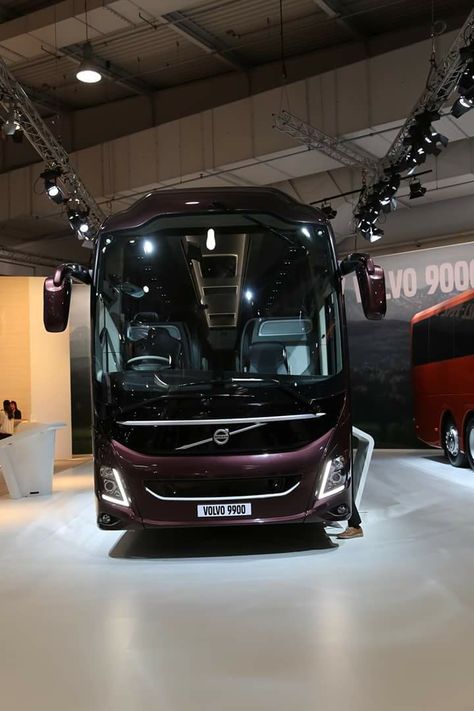 Volvo 9900 Livery Bus, Volvo Bus, Luxury Motorhomes, New Luxury Cars, Luxury Bus, Mini Bus, Billionaire Lifestyle, Blue Suit, Motorhome