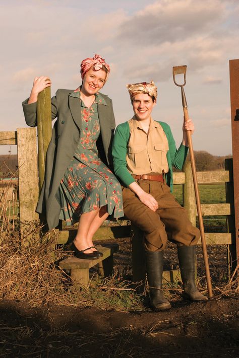 Charolettes Web, Birds Costume, Textile Portfolio, Ww2 Fashion, Women's Land Army, 1940 Dress, Deco Punk, Land Girls, British Countryside