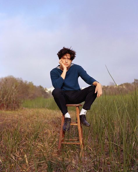 Cole Sprouse (@colesprouse) • Instagram photos and videos Cole Spouse, Cole Sprouse Wallpaper, Cole Sprouse Jughead, Cole M Sprouse, Dylan And Cole, Grassy Field, Photographie Portrait Inspiration, Men Photoshoot, Wallpaper Tumblr