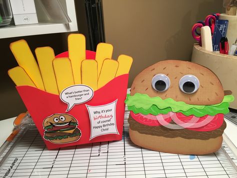 Hamburger Card with Fries Card box. Fries base is from a fry box template. Fries are strips of rounded card stock sponged with brown ink on the edges. Burger pieces were drawn in a draw program, cut out on heavy card stock and then used as templates on various colors of cardstock. Onion rings are cut from vellum. Hamburger Card Diy, Hamburger Valentine Box Ideas, Selfie Corner Ideas Photo Booths For School, Fry Box Template, Burger Craft, Kids Painting Activities, Burger Drawing, Fry Box, Burger Box