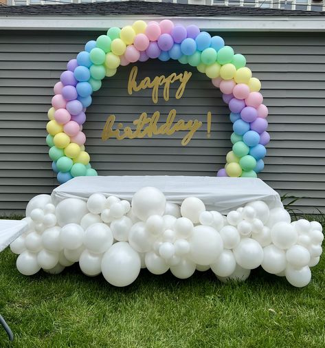 Rainbow Balloon Arch, Mickey Mouse Themed Birthday Party, Mermaid Birthday Party Decorations, Diy Balloon Decorations, Rainbow Balloons, Balloon Centerpieces, Rainbow Theme, Balloon Backdrop, Childrens Birthday Party