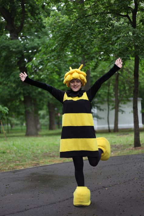 Bee Fancy Dress, Bee Costume, The Bee, Fancy Dress, Ideas Para, Theater, Academic Dress, Kindergarten, Bee