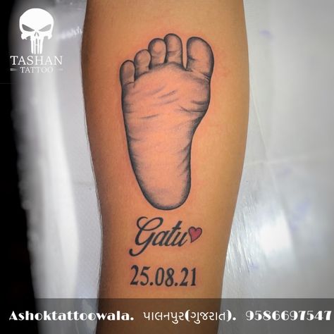 TashanTattoo
AshokTattooWala
S.5. Tirupati plaza
Opp. New bus stand
Near gd modi collage
Palanpur (gujrat)
9586697547
9687533310 Foot Print Tattoo, Baby Footprint Tattoo, Birthdate Tattoo, Tattoos For Dad Memorial, Butterfly Tattoos Images, Name Tattoos On Wrist, Baby Name Tattoos, Tattoo Foot