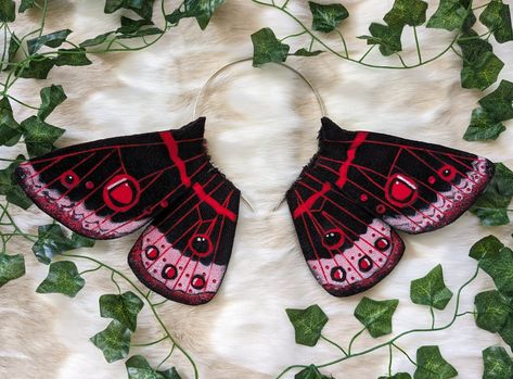 Mothman Inspired Outfit, Mothman Crafts, Moth Headpiece, Moth Inspired Outfit, Moth Wing Pattern, Moth Fashion, Moth Eyes, Mothman Costume, Wing Headpiece