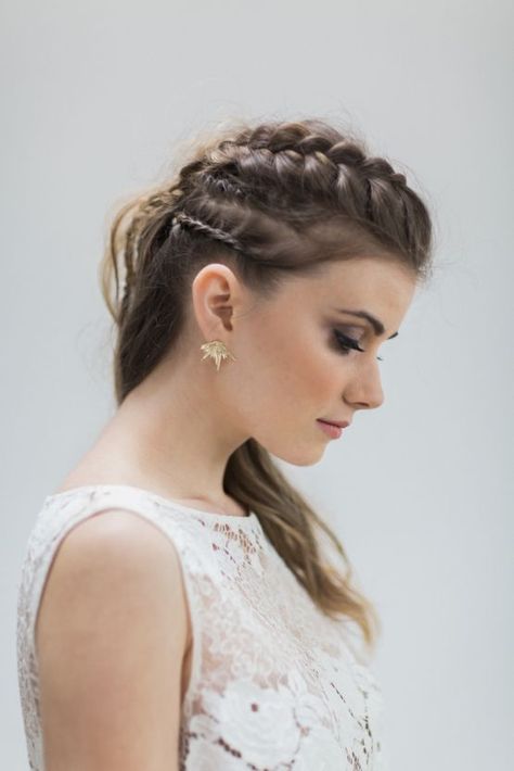 Edgy Bridal Hair, Edgy Wedding Hair, Edgy Updo, Undercut Hairstyles Women, Long Bridal Hair, Taylor Wedding, Romance Wedding, Modern Wedding Inspiration, Prom Flowers