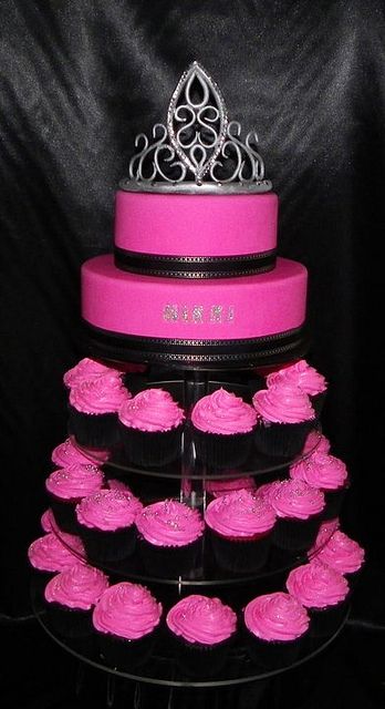 I want to do a hot pink cupcake tower, with the little lingerie string at the top. Pink Bridal Shower Cake, Cake Sweet 16, Hot Pink Cupcakes, Hot Pink Cakes, Cupcake Rosa, Cupcake Tower Cake, Paris Sweet 16, Pink Tiara, Fabulous Cakes