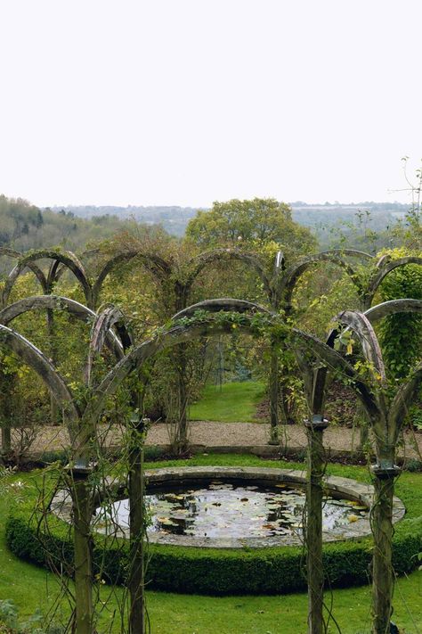 An English Country Garden in the Cotswolds | House & Garden Traditional Garden Design, Garden Escape, Taman Air, English Garden Design, English Country Garden, English Country Gardens, Water Features In The Garden, The Secret Garden, Garden Fountain