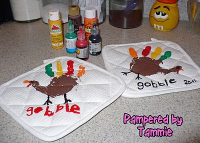 Michaels Thanksgiving Crafts | Second Chance to Dream: 15 Kids Thanksgiving Crafts 2 Turkey Handprint, Cadeau Parents, Thanksgiving Crafts For Kids, Thanksgiving Kids, Thanksgiving Fun, Thanksgiving Activities, Groundhog Day, Thanksgiving Crafts, Pot Holder