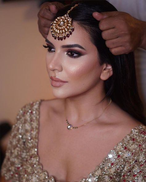 Brown Lehenga Jewellery, Soft Smokey Eye Makeup Black Women, Contouring Hacks, Makeup 2022, Bridal Makeup Videos, Blessed Wednesday, Engagement Bride, Classic Makeup, Desi Bride