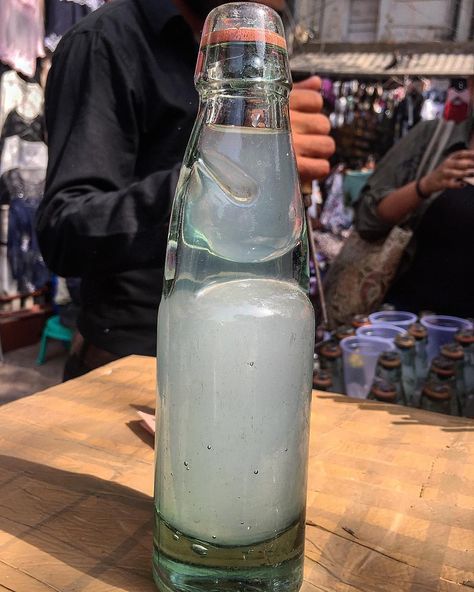 FCAL (Free Chefs At Large) on Instagram: “Banta also known as, “Goli-Soda” is a tasty lemony drink which has gained cult status as one of the most refreshing summer beverages you…” Forever Interrupted, Goli Soda, Summer Beverages, Desi Street Food, Foodie Pics, Illustration Reference, Vintage Bottle, Summer Refreshments, Food Snapchat