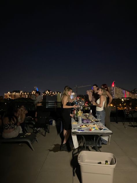 #rooftop #aesthetic #fashion #night Penthouse Birthday Party, Roof Top Birthday Decoration, Rooftop Party Night, Rooftop Birthday Party Ideas, Rooftop Party Aesthetic, Rooftop Party Ideas, Rooftop Birthday Party, Rooftop Restaurants Nyc, Rooftop Aesthetic