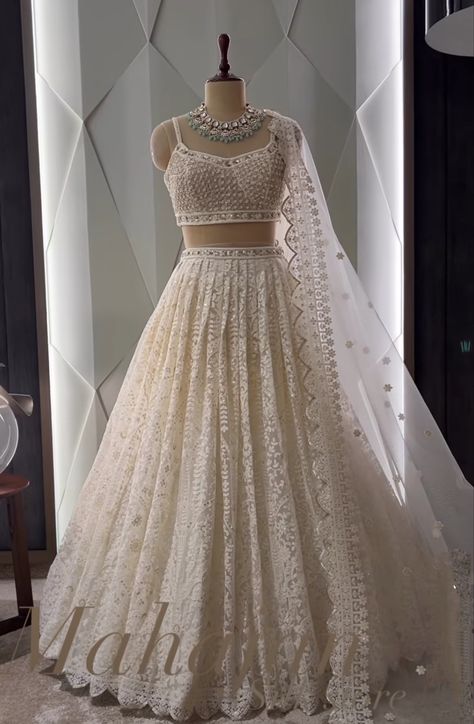 Minimalistic Lehenga, Wedding Function Dresses Indian, Dj Night Outfits For Indian Wedding, Dj Night Outfits, Outfits For Indian Wedding, Roka Ceremony Outfits, Trendy Lehenga Designs, Lehenga Traditional, Indian Outfits Modern