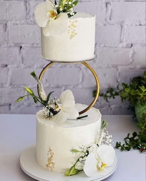 Illusion Cake, White And Gold Wedding Cake, Floral Cake Design, 50th Anniversary Cakes, Wedding Anniversary Cakes, Buttercream Cake Decorating, Elegant Birthday Cakes, Cool Cake Designs, Custom Birthday Cakes