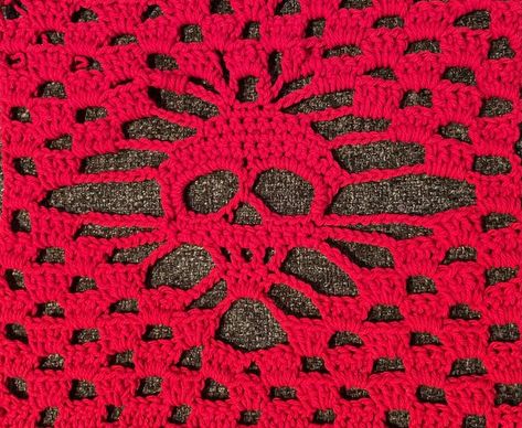 Free Crochet Square pattern! Crochet Skull Purse Patterns, Crochet Skull Bag Pattern Free, Spooky Granny Square Pattern, Granny Square Skull Pattern Free, Skull Granny Square Pattern Free Crochet, Skull Granny Square Pattern, Crochet Skull Granny Square, Skull Granny Square, Free Crochet Square