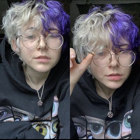 Ftm Haircuts, Split Dyed Hair, Split Hair, Dyed Hair Inspiration, Hair Inspiration Short, Gender Envy, Hair Stylies, Dope Hairstyles, Alternative Hair