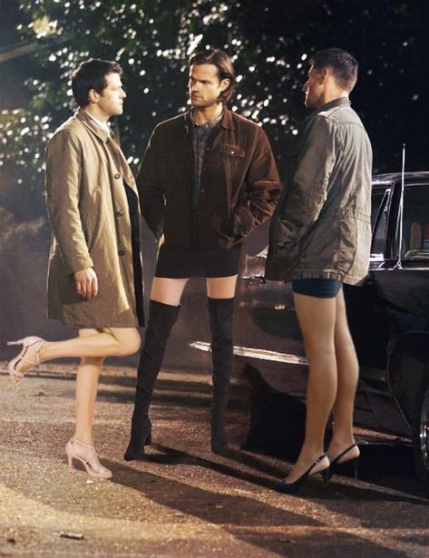 Crowley Supernatural, Spn Memes, Supernatural Actors, Supernatural Wallpaper, John Winchester, Supernatural Pictures, Scary Stuff, Winchester Supernatural, Winchester Boys