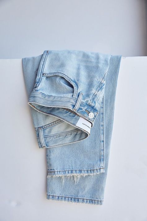 Damage Jeans, Denim Photography, Denim Ideas, Cotton Fashion, Clothing Photography, Clothing Details, Fashion Attire, The Blues, Denim Details