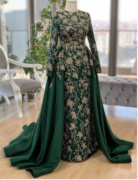 Arabian Nights Prom, Themed Prom Dresses, Mermaid Green, Muslimah Wedding, Crochet Tablecloth Pattern, Arabian Night, Henna Party, Unique Prom Dresses, Floor Length Gown