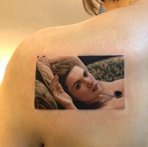 Titanic Tattoo, Tato Realis, Shoulder Cap Tattoo, Korean Tattoo Artist, Korean Tattoos, Circle Tattoos, Tattoo Magazine, Flash Tattoo Designs, Tatuaje A Color