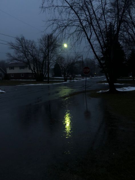 Cozy Scenery, Dark Weather, Foggy Weather, Rainy Day Aesthetic, No Rain No Flowers, Night Scenery, Night Landscape, Dark Pictures, Moon Photography