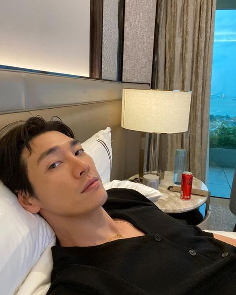 Kim Young Kwang, Swirl Couples, Korean Male Actors, Sweet Boyfriend, Korean Fits, Korean Model, Kdrama Actors, Korean Men, Asian Actors