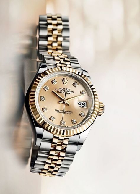 Rolex Daytona Gold, Rolex Prices, Rolex Watches Women, Classy Watch, Rolex Watches For Men, Rolex Men, Womens Watches Luxury, Classy Jewelry, Stacked Jewelry