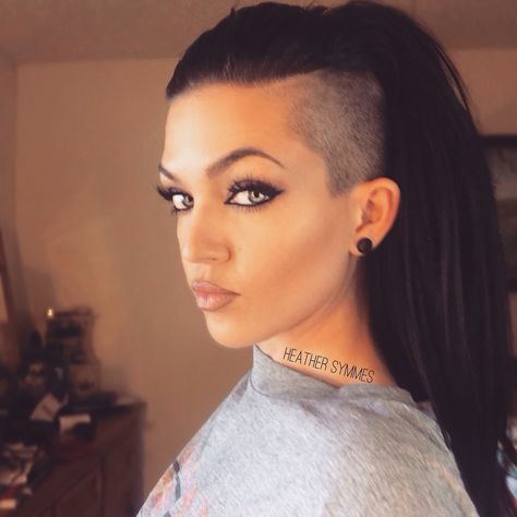 Undercut pony tail extension Shaved Long Hair, Long Hair Shaved Sides, Side Ponytail Hairstyles, Undercut Long Hair, Half Shaved Hair, Shaved Side Hairstyles, Shaved Hair Designs, Mohawks, Side Hairstyles