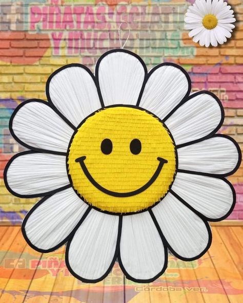 Happy Face Pinata, Daisy Piñata, Daisy Pinata, Piñata Aesthetic, Daisy Party, Bullet Journal School, Flower Party, Happy Face, Party Girls