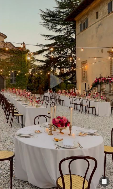 Tuscan Style Wedding, Tuscany Wedding Theme, Outdoor Dinner Party, Dinner Party Wedding, Outdoor Dinner Parties, Tuscan Wedding, Outdoor Dinner, Tuscan Style, Tuscany Wedding