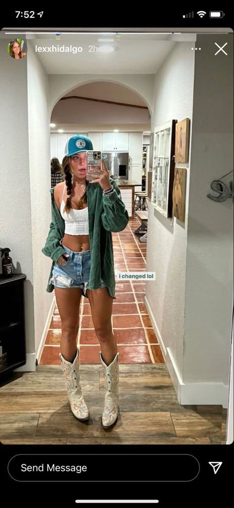 Lexi Hidalgo Cowboy Boots, Az Summer Outfits, Noah Kahan Inspired Outfit, Lexi Hidalgo Fits, Ophelia Aesthetic Outfits, Lexi Hidalgo Outfits Aesthetic, Lex Hidalgo Outfits, Noah Khan Outfits Concert, Noah Kahan Aesthetic Outfit