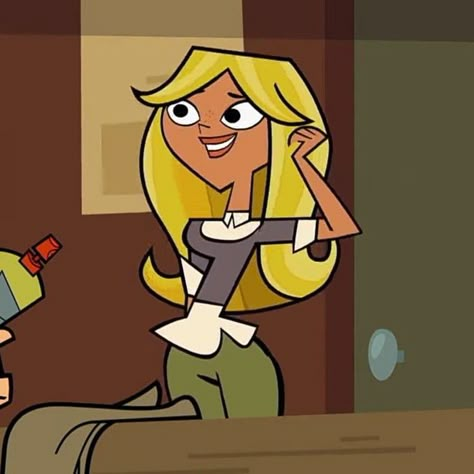 Tdi Courtney, Courtney Total Drama Island, Drama Island Pfp, Total Drama Island Pfp, Total Drama Courtney, Courtney Tdi, Courtney Total Drama, Total Drama Pfp, Total Drama Action