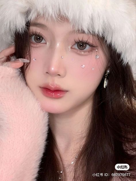 Douyin Makeup Look, Teknik Makeup, Gem Makeup, Makeup Douyin, Pony Makeup, Korean Eye, How To Use Makeup, Angel Makeup, Concert Makeup