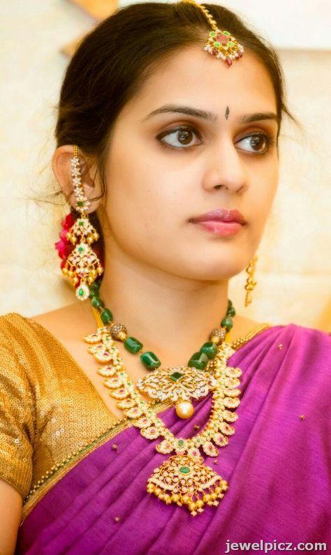 Diamond Matilu Designs, Ear Matilu Gold, Matilu Designs Gold, Matilu Designs, Diamond Necklace Wedding, Coral Jewelry Set, Bridal Jewellery Inspiration, Bridal Sarees South Indian, Gold Earrings Models