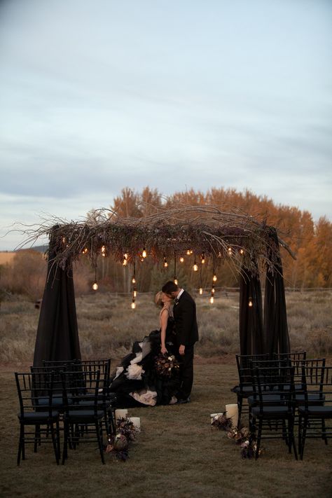 ceremony decor idea http://trendybride.net/blog/spring-shores-lodge-utah-styled-wedding-shoot/ featured on trendy bride blog Dark Wedding Theme, Halloween Themed Wedding, Wedding Ceremony Ideas, Trendy Bride, Goth Wedding, Dark Wedding, Gothic Wedding, Black Wedding Dresses, Halloween Wedding