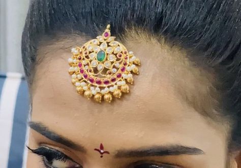 Papadi Billa Designs, Mang Tikka Gold Bridal, Papadi Billa Designs Gold, Mang Tikka Gold, Papati Billa, Temple Jewellery Jhumkas, Papidi Billa, Saree Function, Tikka Designs