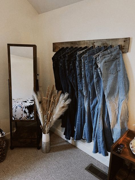 Jeans Hanger Ideas, Western Closet Room, Simple Western Room Ideas Bedrooms, Western Storage Ideas, Bedroom Ideas Western Rustic, Navy Blue Western Bedroom, Boho Closet Room, Western Desk Ideas, Coastal Western Bedroom