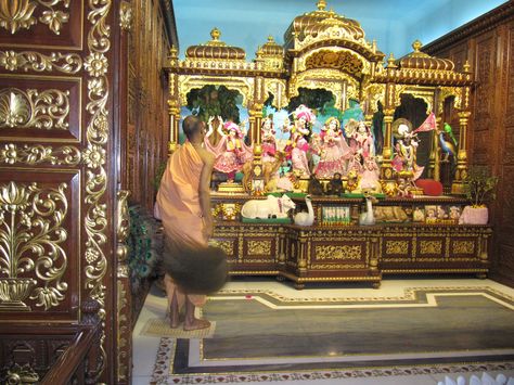 Krishna Temple Mumbai Iskcon Temple Juhu Mumbai, Iskcon Temple Hyderabad, Mumba Devi Temple Mumbai, Siddhivinayak Temple Mumbai, Mahabalipuram Shore Temple, Krishna Temple, Saree Poses, Mumbai, Places Around The World