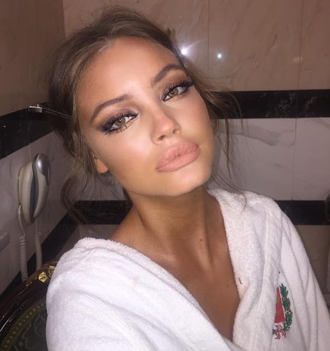 8,004 Likes, 89 Comments - KRISTINA PERIĆ (@kristinaperic26) on Instagram Smokey Eye Makeup Ideas, Green Smokey Eye, Makeup 2018, Bridal Eye Makeup, Eye Makeup Ideas, Bridal Makeup Looks, Nude Makeup, Perfect Eyes, Eye Makeup Tips