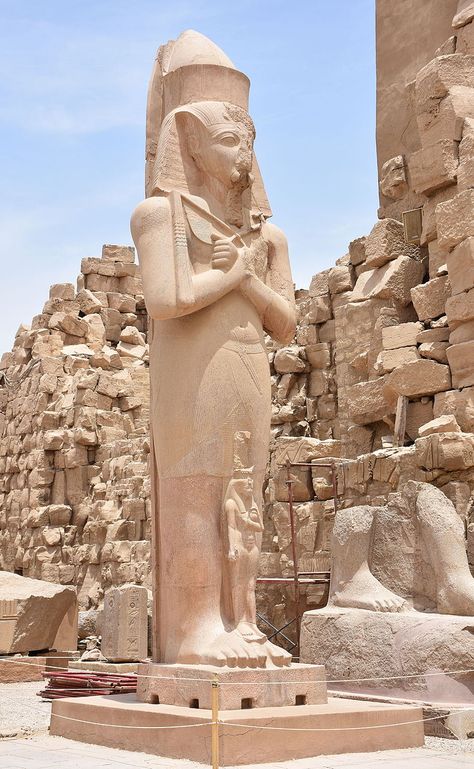 Karnak - Wikipedia Fantasy Egypt, Ramesses Ii, Egyptian Magic, Ancient Civilisations, Starověký Egypt, Travel Egypt, Ancient Egypt History, Karnak Temple, Egyptian Artifacts