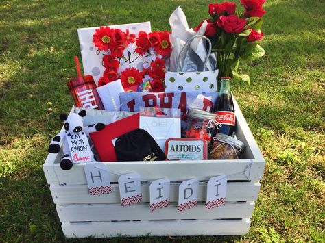 Cute Alpha Phi big and little sorority basket!!! Cheer Senior Night Gifts Baskets, Senior Night Baskets, Little Baskets Sorority Ideas, Senior Baskets, Senior Basket, Sorority Baskets, Cheer Box, Big/little Baskets, Little Baskets