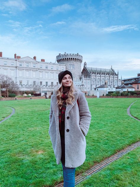 A Weekend In Dublin, Ireland — Alps and Abroad Ireland Girl, Ireland Aesthetic, Castle Christmas, Visit Dublin, Travel Pose, Castle Pictures, Ireland Photography, Dublin Travel, Dublin Castle