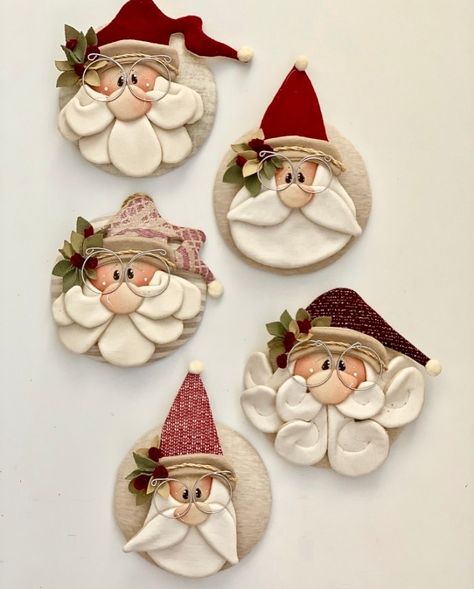 Clay Christmas Decorations, Polymer Clay Ornaments, Felt Christmas Decorations, Christmas Clay, Polymer Clay Christmas, Christmas Ornaments Homemade, Felt Christmas Ornaments, Santa Ornaments, Christmas Ornament Crafts