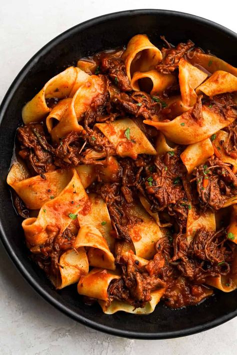 Italian Beef Ragu, Short Rib Ragu, Slow Cooker Italian, Slow Cooker Italian Beef, Beef Ragu, Italian Beef, Short Rib, Braised Short Ribs, Spaghetti Carbonara