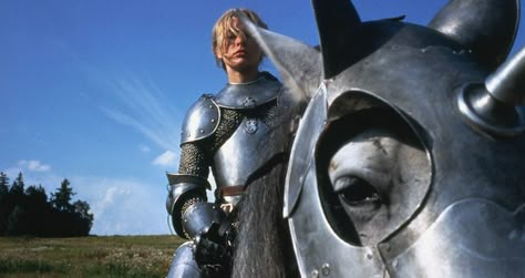 milla jovovich in 'the messenger: the story of joan of arc' (dir. luc besson, 1999) Joan Of Arc Movie, Joan Of Arc Film, Women In Armor, Joan D Arc, Brienne Of Tarth, Saint Joan Of Arc, Luc Besson, St Joan, Female Armor