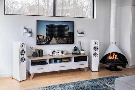 Hifi Room, White Speakers, Audiophile Listening Room, Tv Walls, Tower Speakers, Living Room Setup, Listening Room, Storage House, Concert Series