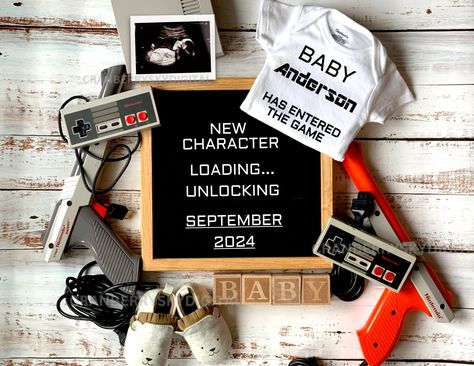 Baby Announcement Social Media, Gamer Baby, Pregnancy Reveal Gifts, Baby Ultrasound, Gender Announcements, Baby Boy Announcement, Felt Letter Board, Dad To Be, Mom Photos