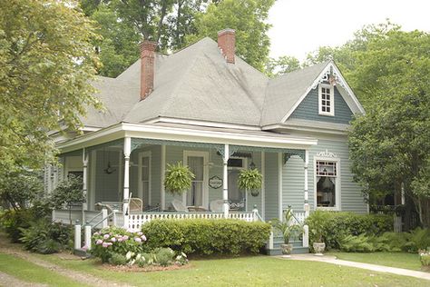 Visit: agentannecook.com Get the kind of Support that YOU need. INDIVIDUALIZED SUPPORT WITH ALL YOUR REAL ESTATE ENDEAVORS - Lake County, IL Real Estate 1900 House Exterior, Folk Victorian House, Folk Victorian Farmhouse, Architecture Victorian, Claremont California, Farmhouse Victorian, Victorian Porch, Victorian Exterior, Folk Victorian