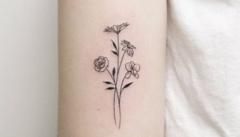 50 Small and Delicate Floral Tattoo Ideas Tattoo Planets, Delicate Flower Tattoo, Tattoo Wallpaper, Shape Tattoo, Daisy Tattoo, Simple Tattoo Designs, Delicate Tattoo, Disney Tattoo, Flower Tattoo Sleeve