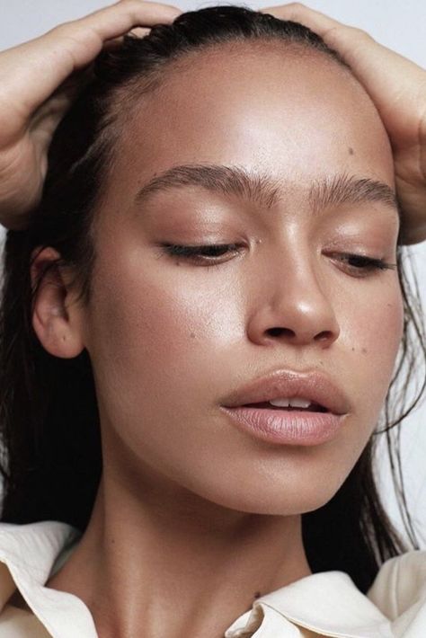 Bare skin aesthetic. Glowy and perfect flawless skin photography #glowy #natural #dewy Makeup Contouring, Dag Make Up, Elegantes Makeup, Mekap Mata, Party Make-up, Beautiful Glowing Skin, Ideas De Maquillaje Natural, Pele Natural, Flot Makeup